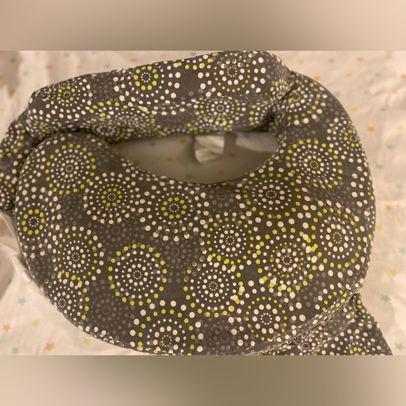 My Breast Friend Nursing Pillow - Picture 7 of 7